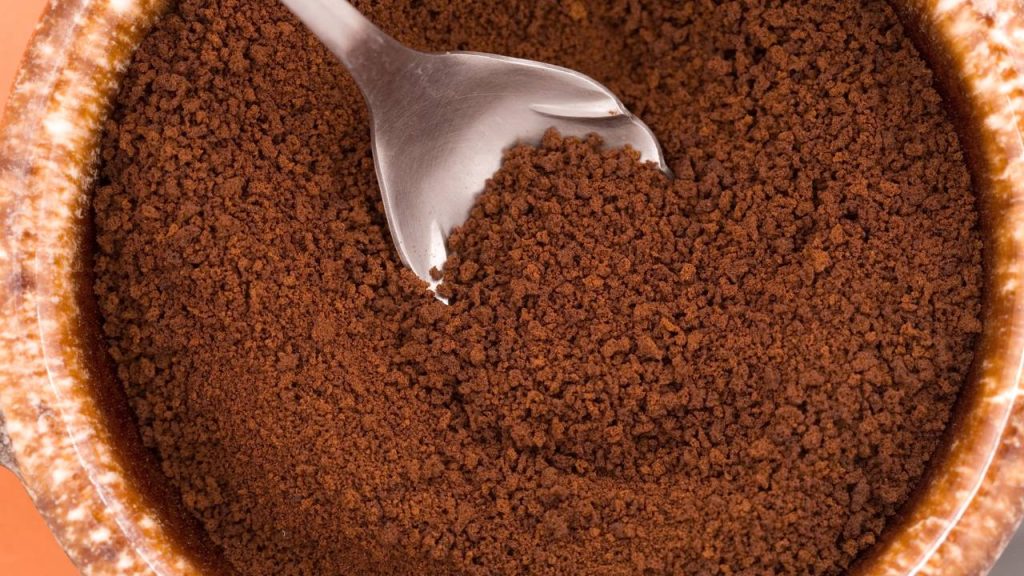 borra de café como adubo