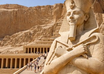 A história da mulher que se disfarçou de homem e virou faraó do Egito: com uma barba falsa e inteligência ela mudou a história antiga