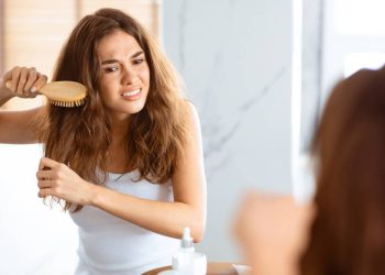 O produto errado na lavagem muda tudo e o cabelo mostra no toque e na aparência
