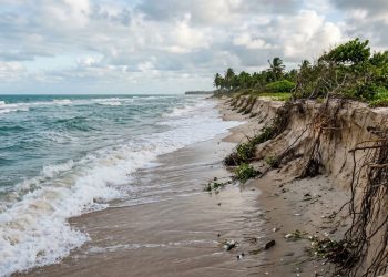 A NASA revelou que o nível do mar no litoral brasileiro já subiu o suficiente para engolir praias inteiras nos próximos anos