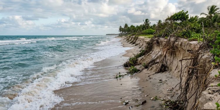 A elevação do oceano aumenta a erosão em áreas costeiras