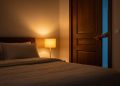 Se você fecha a porta do seu quarto ao dormir, a psicologia diz que você provavelmente possui estas 6 características comuns