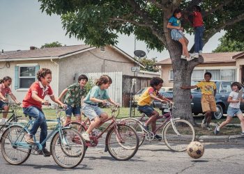 A psicologia explica por que as crianças dos anos 60 eram mais resilientes e o que a modernidade eliminou sem querer