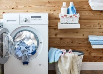 Quanto gasta usar uma máquina de lavar roupa todos os dias ou lavar roupas na mão com a mesma frequência