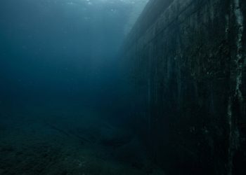 A cidade de 2.400 anos, soterrada por uma represa na Turquia, permaneceu intacta no fundo do lago por décadas