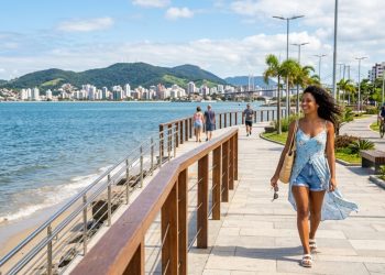A 4ª cidade mais antiga de Santa Catarina fica a uma ponte de Florianópolis e aparece em 21º no ranking nacional de qualidade de vida