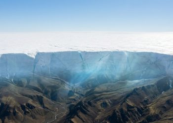 Sob quase 2 km de gelo, a Antártida esconde uma paisagem de rios e vales parada no tempo há 34 milhões de anos