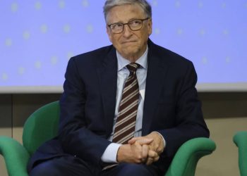 Bill Gates: "Eu escolho uma pessoa preguiçosa para fazer um trabalho difícil, porque uma pessoa preguiçosa encontrará uma maneira fácil de fazê-lo”