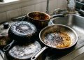 Limpe panelas velhas em poucos minutos com essa pasta caseira simples e barata que realmente funciona