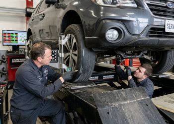Quanto custa alinhar e balancear carro que puxa para o lado desgastando os pneus