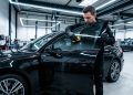 Quais os valores para instalar película no vidro do carro com profissional ou aplicar em casa sem bolhas