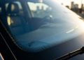 O que significam os pontinhos pretos nos para-brisas dos carros e para que servem?