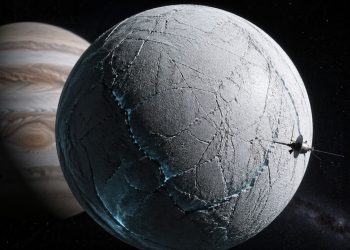 Sonda científica sobrevoa uma lua gelada com Júpiter ao fundo em busca de sinais de habitabilidade.