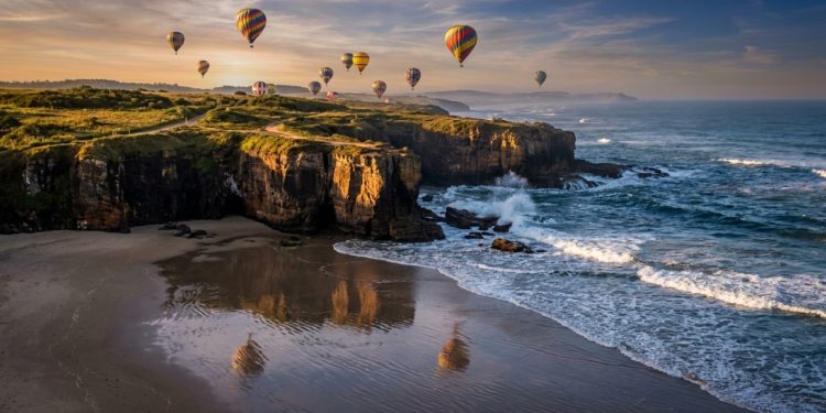 A Capital do Balonismo com 5 praias com paredões de pedra e o maior festival de balões do Brasil