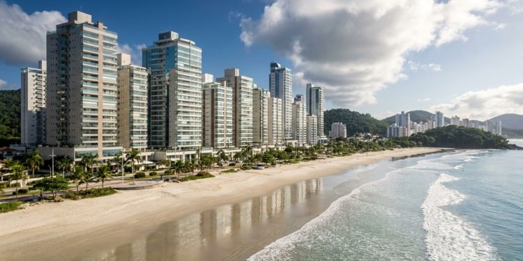 A cidade que cresceu quase 66% e tem o 2º metro quadrado mais caro do Brasil