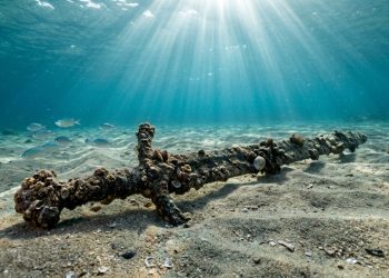 Encontrada no Mar Mediterrâneo, essa espade de 800 anos pode ter participado da maior batalha da Idade Média