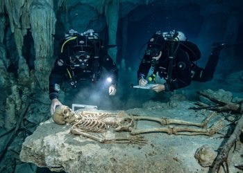 Esqueleto de 8.000 anos é encontrado nas profundezas de cavernas no México