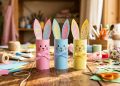 Aprenda a fazer lembrancinhas de Páscoa usando rolos de papel higiênico ou papel toalha