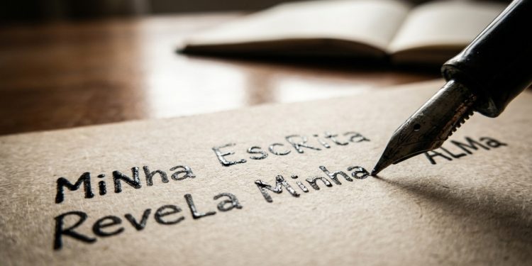 Você já reparou que algumas pessoas misturam letras maiúsculas e minúsculas na própria escrita sem perceber?