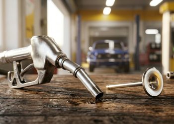 Você sabe o que a gasolina aditivada faz de verdade no motor do seu carro?