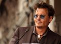 Citação do dia de Johnny Depp: "Acho que a única coisa que você pode realmente começar a esperar aos 50 anos é..." - lições sobre envelhecimento, liberdade e como aproveitar a vida na meia-idade, ditas pelo Capitão Jack Sparrow de Piratas do Caribe