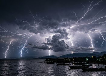Esse lugar recebe 28 raios por minuto e um céu em chamas por 160 dias consecutivos