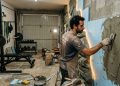 Renove a garagem sem remover azulejo: veja o antes e depois + passo a passo de como transformar