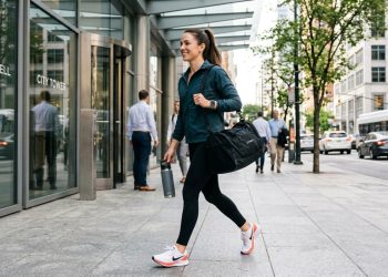 Exercícios físicos na hora do almoço estão em alta entre os trabalhadores: quais são os benefícios?