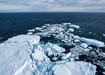 O maior iceberg do planeta desmoronou e desmanchou-se no oceano, afirma NASA