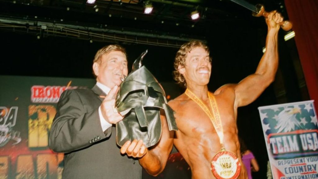Ele seguiu os passos do pai: o filho de Arnold Schwarzenegger venceu uma competição internacional de fisiculturismo