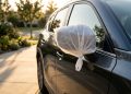 Se você encontrar uma sacola plástica no retrovisor de um carro, aqui está o que significa