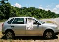 O que significa quando um motorista coloca um pano branco na janela do carro?