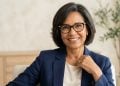 4 penteados para mulheres com mais de 60 anos que usam óculos: cortes de cabelo que fazem você parecer mais jovem