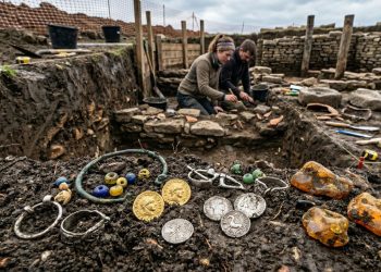 Eles planejavam construir uma rodovia e encontraram uma cidade intacta com ouro, joias e oficinas de mais de 2.000 anos