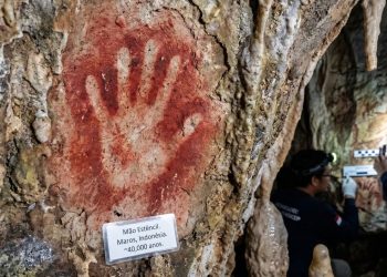 Uma impressão de mão de 67.800 anos aparece na Indonésia e recoloca a pré-história em nova escala