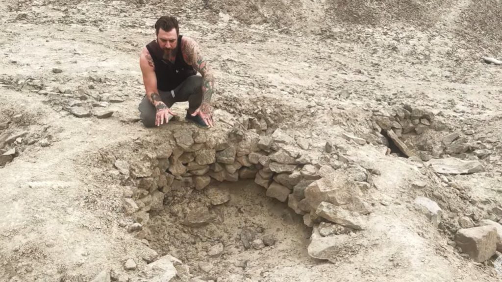 Band of Holes