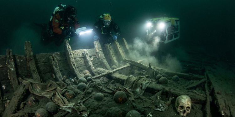Um navio-almirante afundado há 225 anos no Porto de Copenhague foi identificado por arqueólogos que nem sabiam o que estavam prestes a encontrar