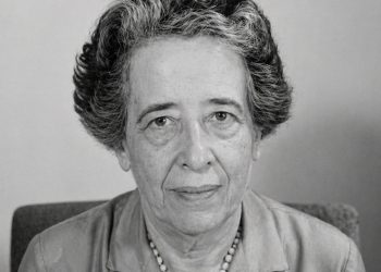 Hannah Arendt, a grande filosofa alemã, disse: "Para continuar vivendo, é preciso tentar escapar da morte que o perfeccionismo implica."