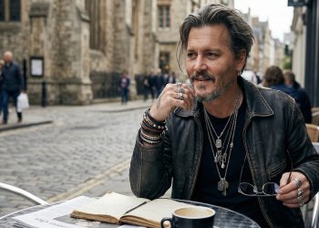 Johnny Depp, astro hollywoodiano: "Quem se acostuma deve se preocupar"