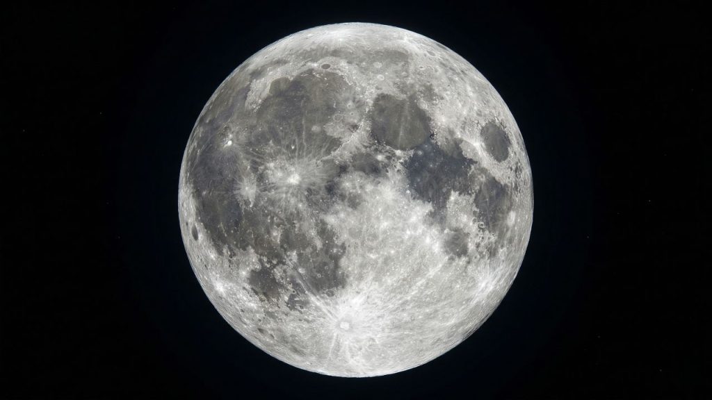 Quantas e quais são as cores que a Lua pode ter?