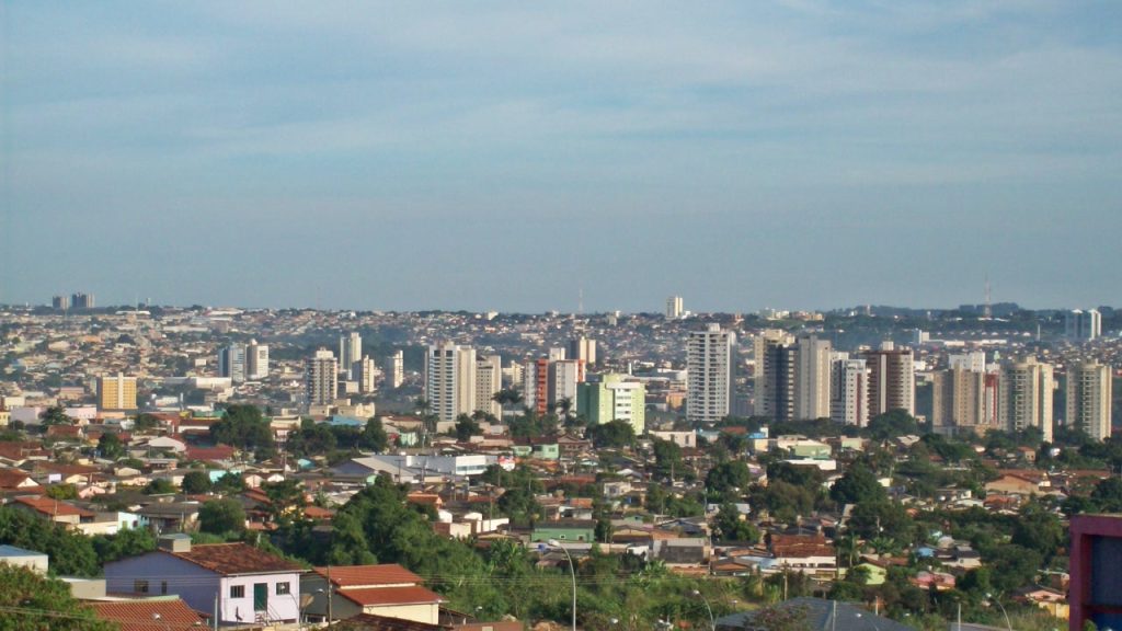 Entre Brasília e Goiânia, a cidade goiana que conquista os brasileiros com qualidade de vida e defende o espaço aéreo da capital federal