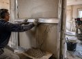 O método para rebocar uma casa em 3 horas sem deixar nenhuma emenda na parede