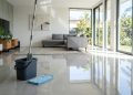 Basta uma pequena quantidade desses dois ingredientes e os pisos de porcelanato ficarão brilhando por horas