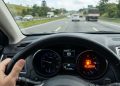 O painel marca zero combustível, mas o carro continua andando: o motivo por trás dessa margem que muita gente arrisca demais