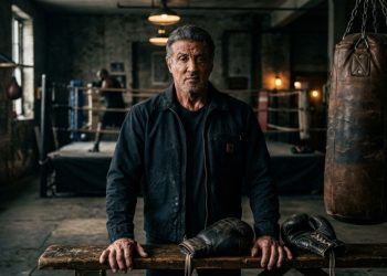 Sylvester Stallone, ícone do cinema de ação e motivação, afirmou: “A vida não é sobre o quanto você bate, mas sobre o quanto aguenta apanhar e continuar.”