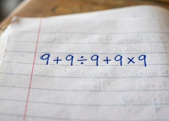 Se você consegue resolver 9 + 9 ÷ 9 + 9 × 9 corretamente, seu cérebro matemático pode estar acima da média