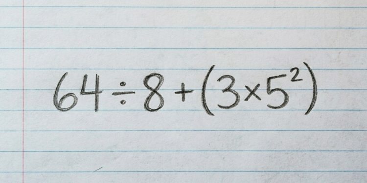 Resolver “64 ÷ 8 + (3 × 5²)” parece fácil… até o cérebro decidir sabotar você