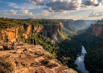 A cidade que fica no Portal do Céu: cânions esculpidos na pedra, cachoeiras escondidas na mata e aquele ar que falta nas grandes cidades