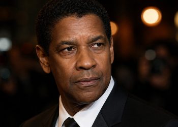 Citação do dia de Denzel Washington: “Sem compromisso, você nunca começará; sem consistência, você nunca terminará.”