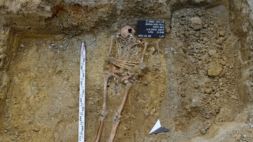 Os detalhes da descoberta arqueológica de um esqueleto medieval